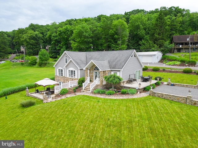 view of front of home with a front lawn