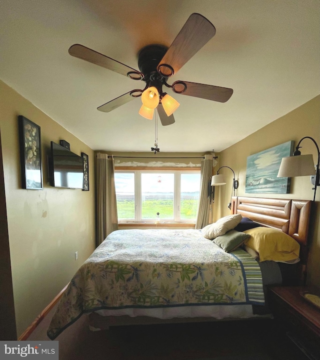 bedroom featuring ceiling fan