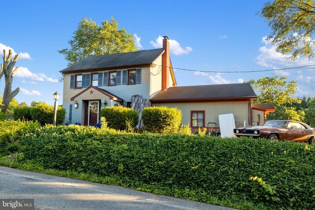 484 Brough Rd, Abbottstown, PA 17301 - view of front of home with a chimney