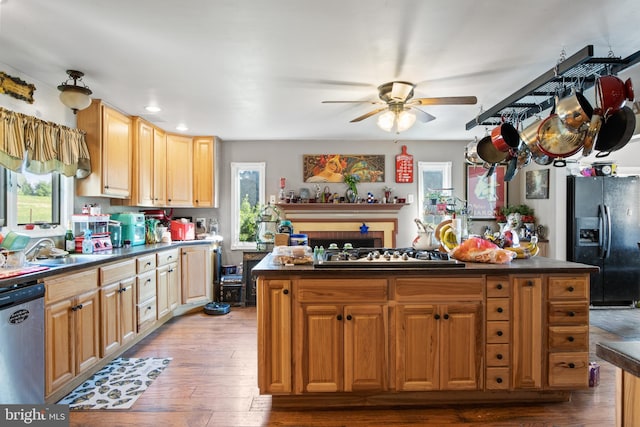 484 Brough Rd, Abbottstown, PA 17301 - kitchen featuring appliances with stainless steel finishes, dark countertops, healthy amount of natural light, and recessed lighting