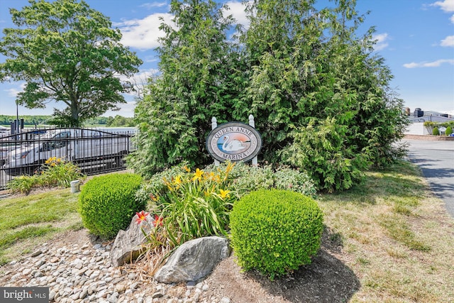 view of community / neighborhood sign