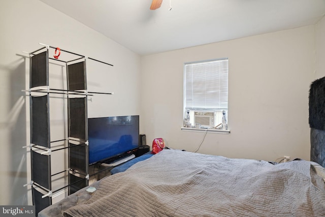 bedroom featuring ceiling fan