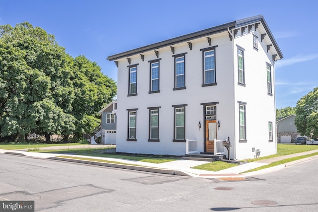301 Walnut, Selinsgrove, PA 17870 - italianate-style house with a garage