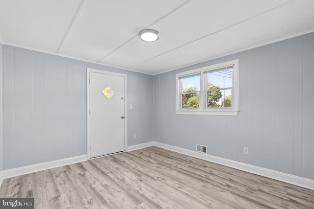 foyer entrance featuring light wood-type flooring