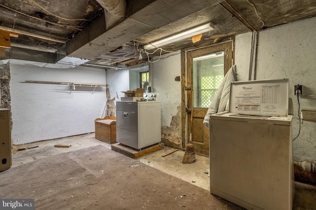 basement featuring washing machine and dryer