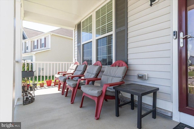 balcony featuring covered porch