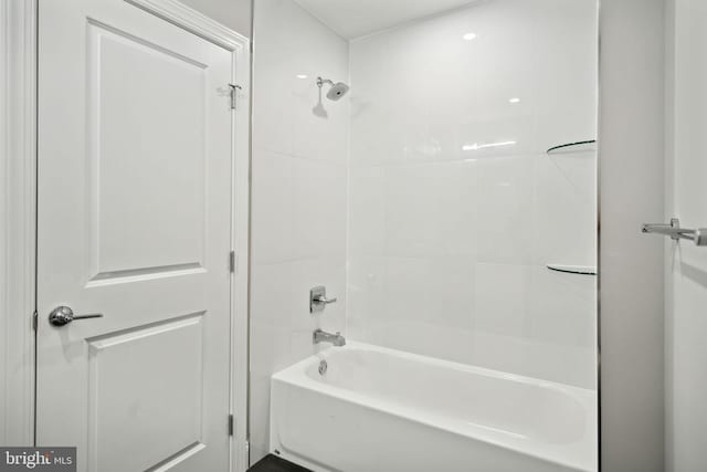 bathroom featuring shower / bathing tub combination