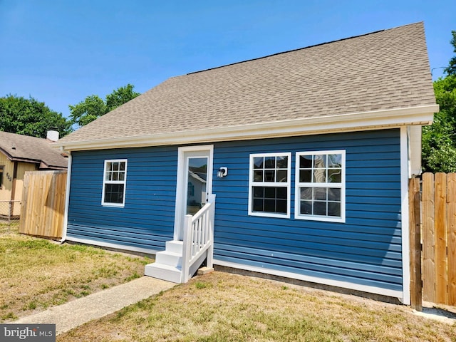 view of front of house with a front yard