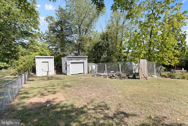 view of yard featuring a storage shed