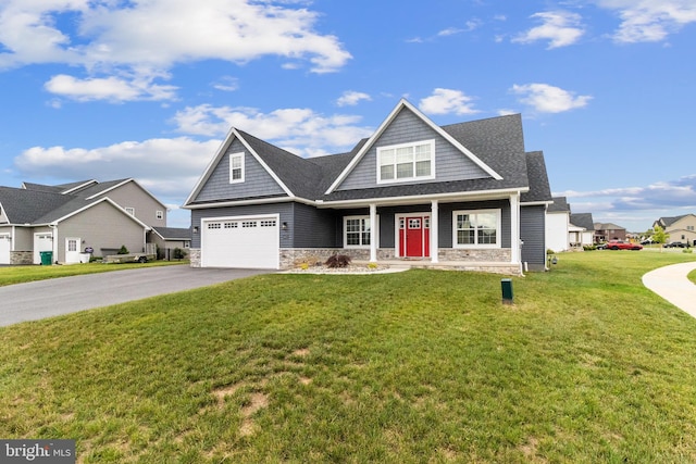 craftsman-style house featuring a front lawn