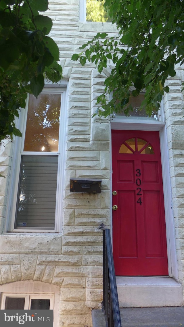 view of property entrance