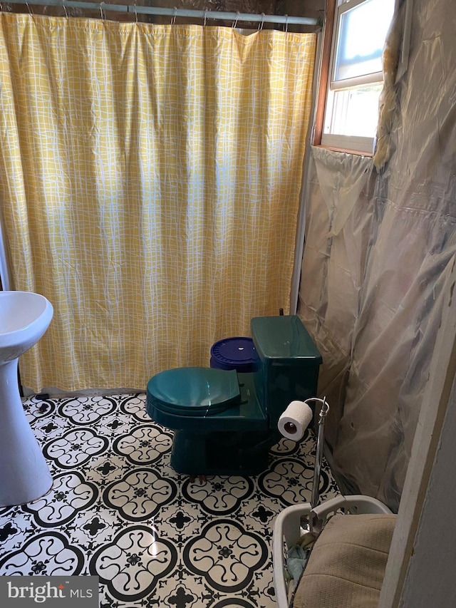 bathroom with toilet