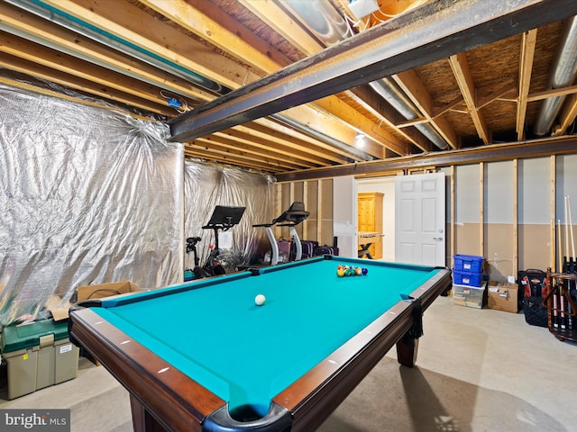 playroom featuring billiards