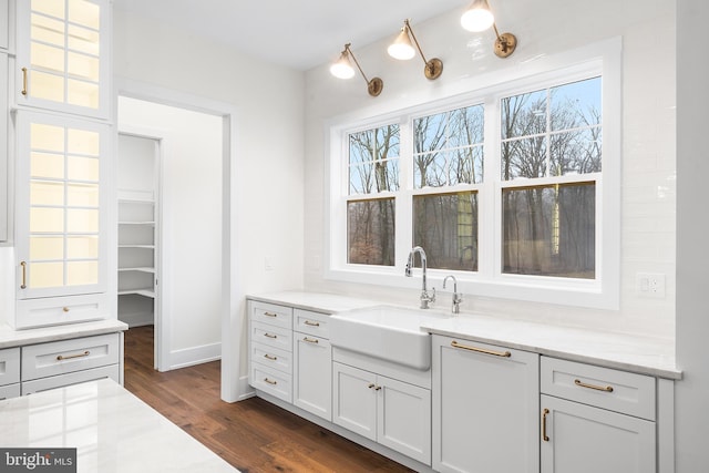 bathroom featuring hardwood / wood-style floors and sink