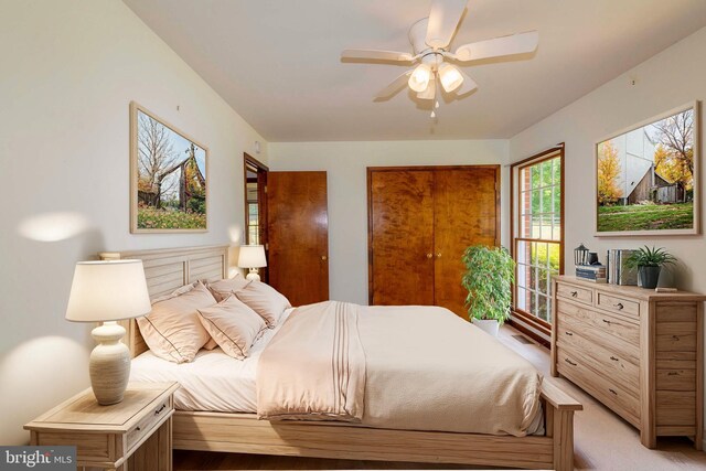 bedroom featuring ceiling fan