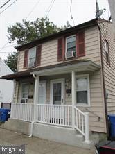 view of front of house featuring a porch