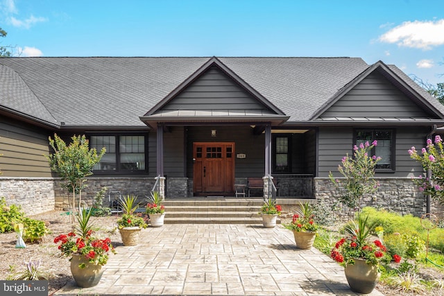 view of front facade featuring a porch