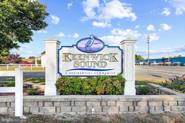 view of community / neighborhood sign