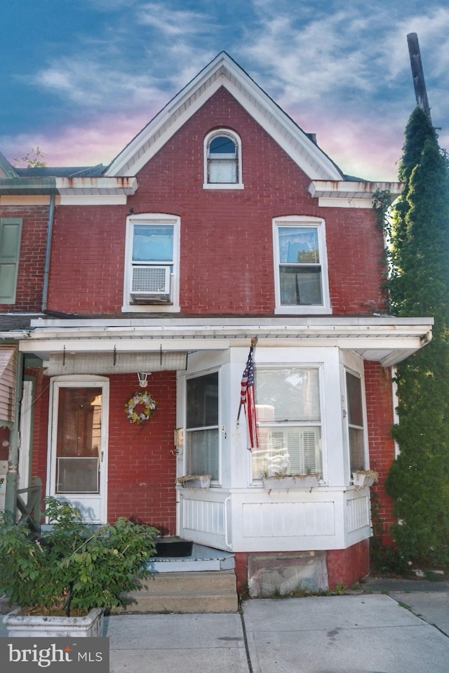 view of front of house with covered porch