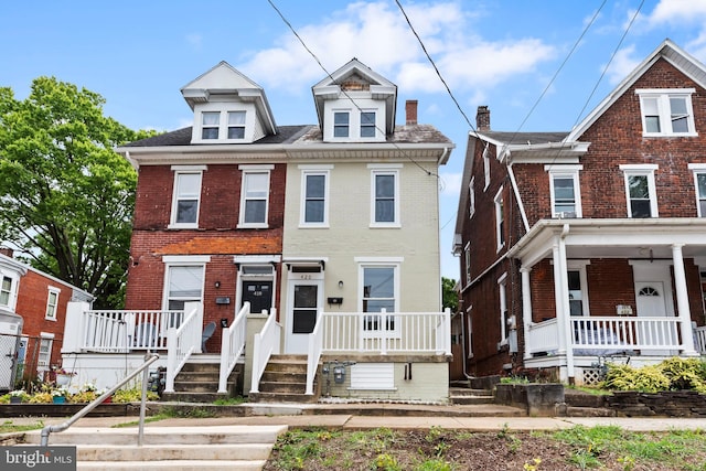 view of front of home featuring a porch