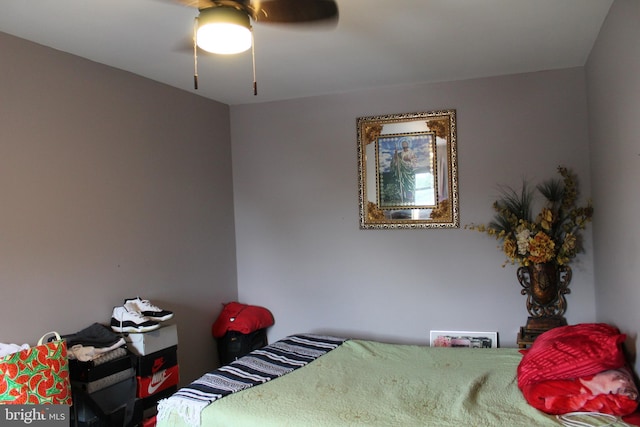 bedroom with ceiling fan