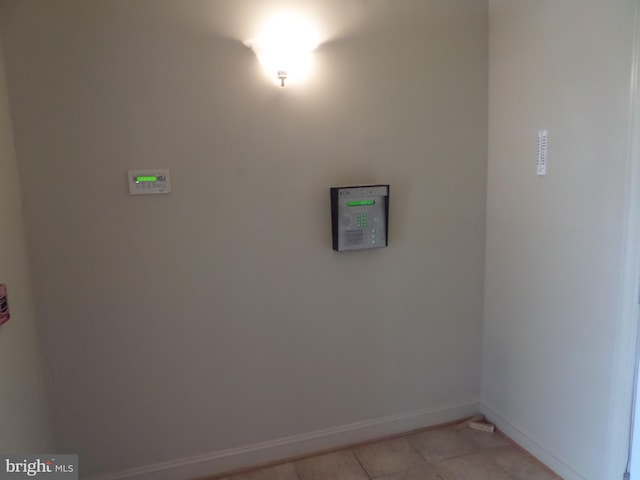 washroom featuring light tile patterned floors