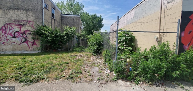 Listing photo 2 for 186 W York St, Philadelphia PA 19133