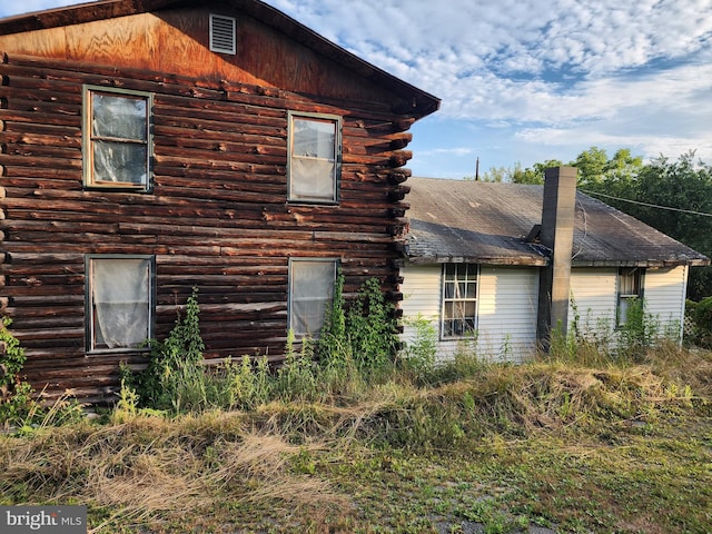 view of home's exterior