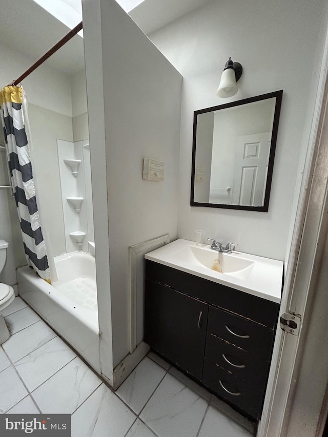 full bathroom with shower / bathtub combination with curtain, vanity, and toilet