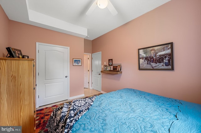 bedroom with ceiling fan