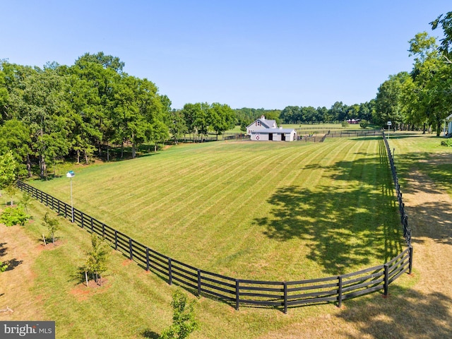 view of yard featuring a rural view