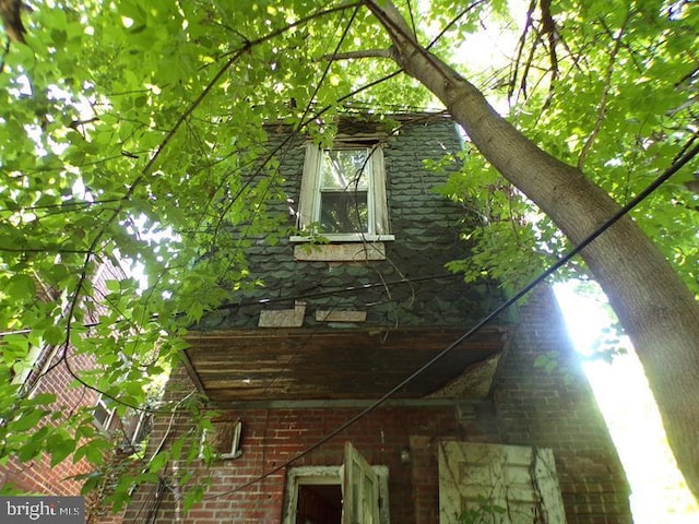 view of side of home