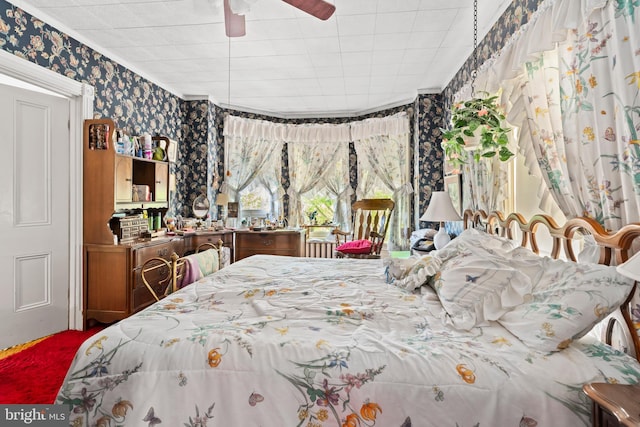 bedroom featuring ceiling fan