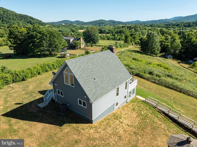 bird's eye view with a mountain view