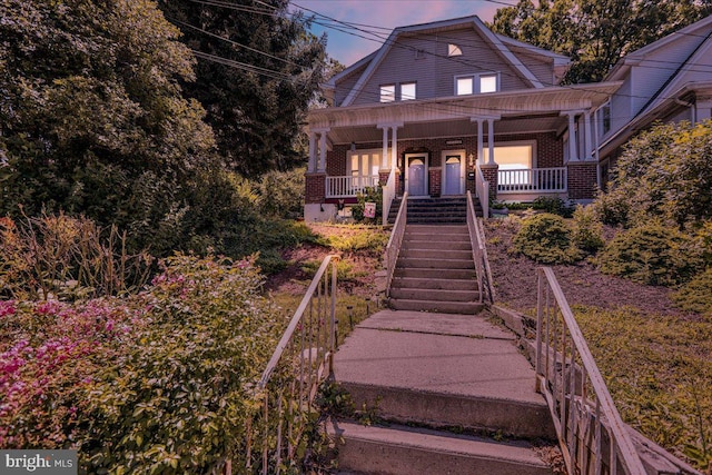 view of front of house featuring covered porch