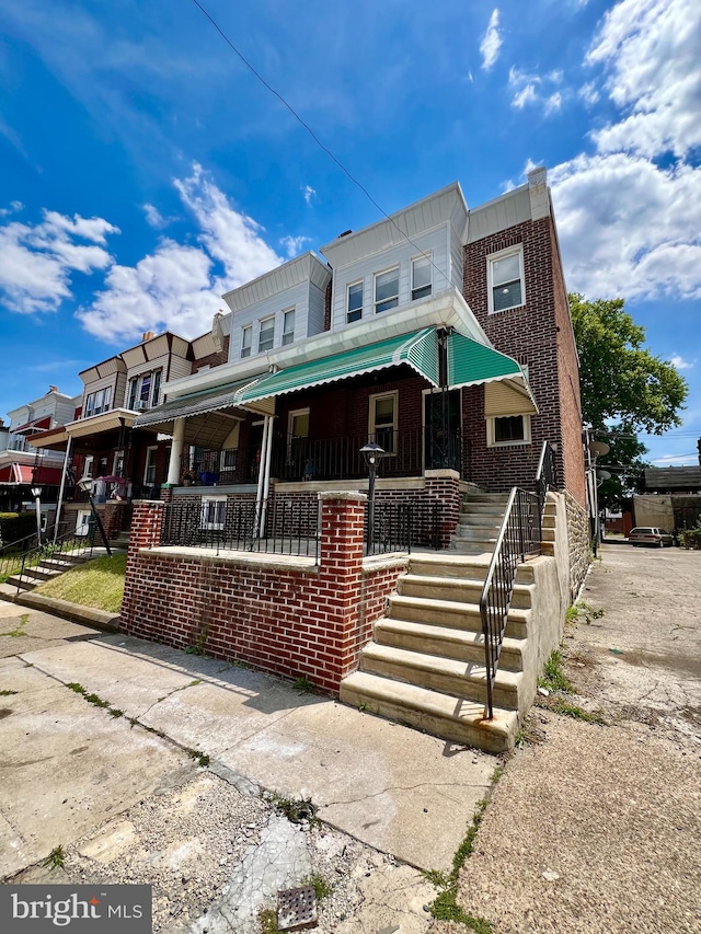 view of front of home featuring a porch