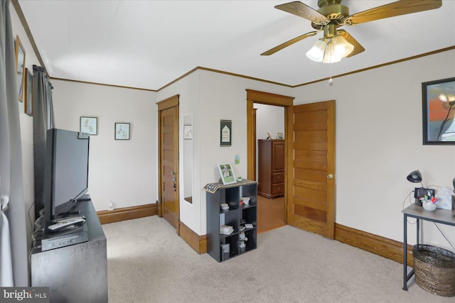 living room with light carpet, crown molding, and ceiling fan