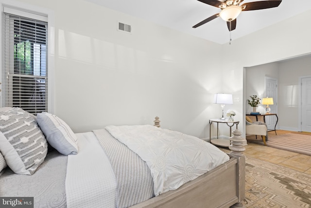 bedroom with ceiling fan