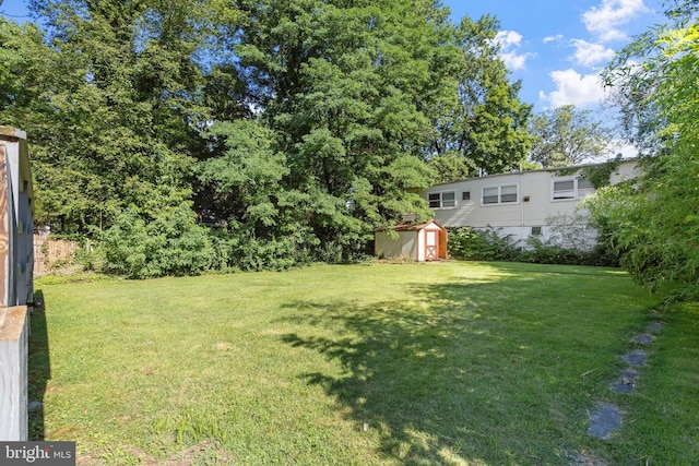 75 Church St, Beverly, NJ 08010 - view of yard with a storage shed