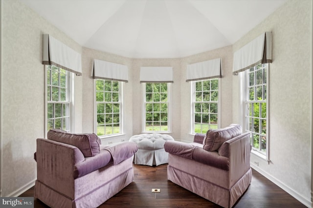 sunroom with vaulted ceiling