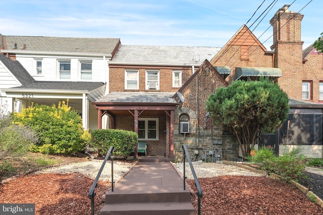 view of front of house