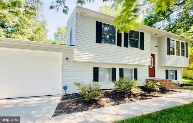 view of front facade with a garage