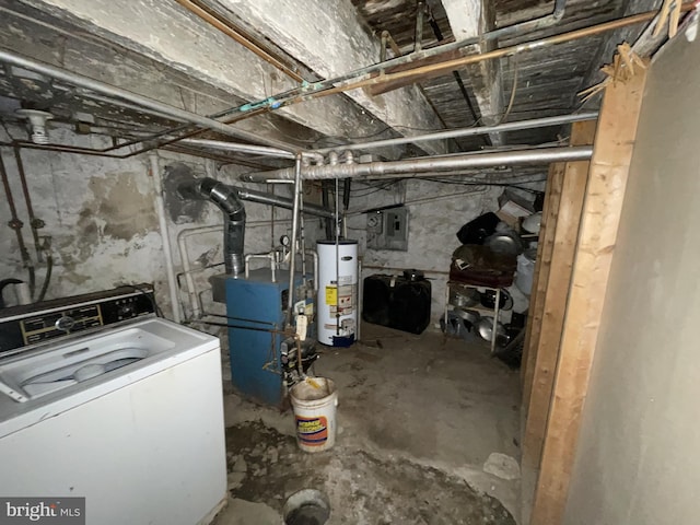 basement with washer / dryer and water heater