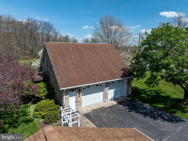 view of front facade with a garage