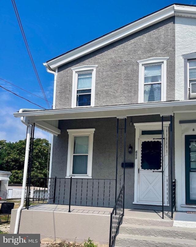 view of front of property with covered porch