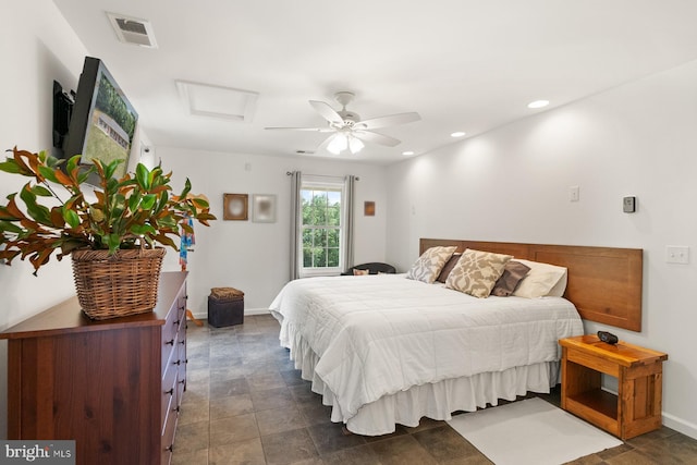 bedroom featuring ceiling fan