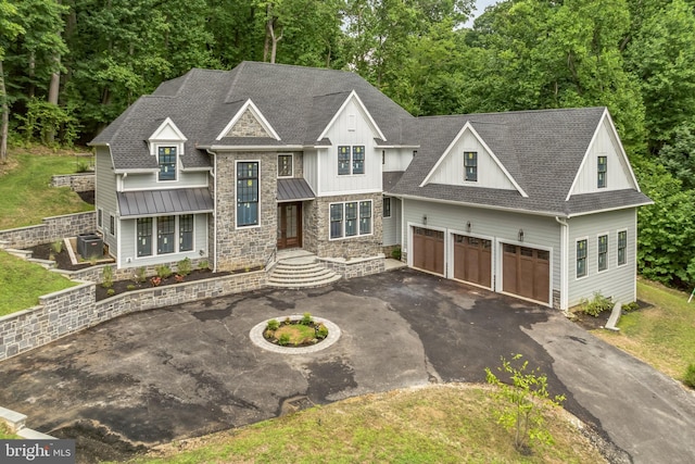 view of front facade featuring a garage