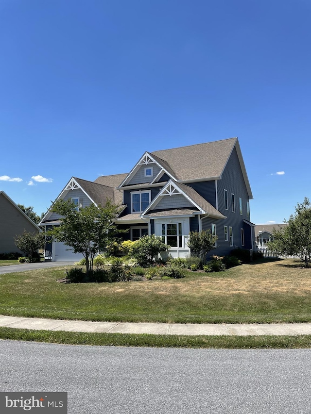 view of front of house with a front yard