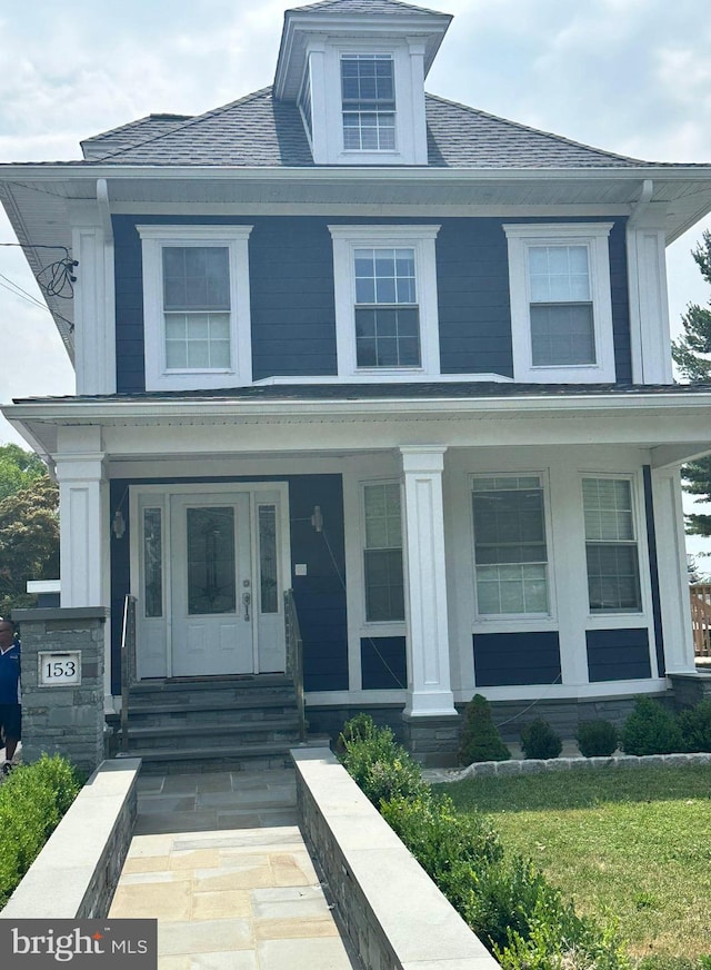 view of front facade featuring a porch