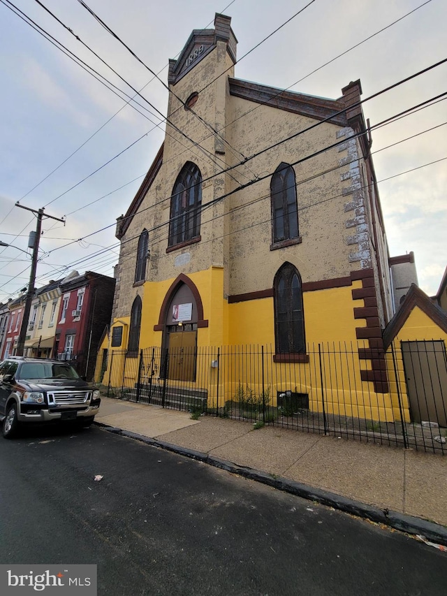 view of front facade